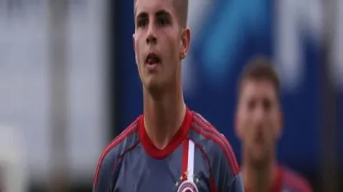 “呼和浩特全国短道速滑赛圆满落幕”